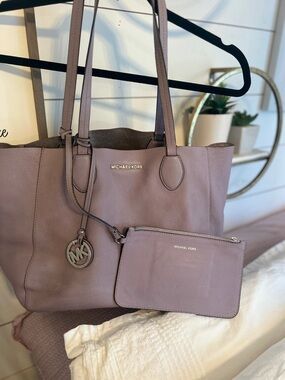 Michael Kors reversible Mauve/silver Leather Tote with Detachable Wristlet